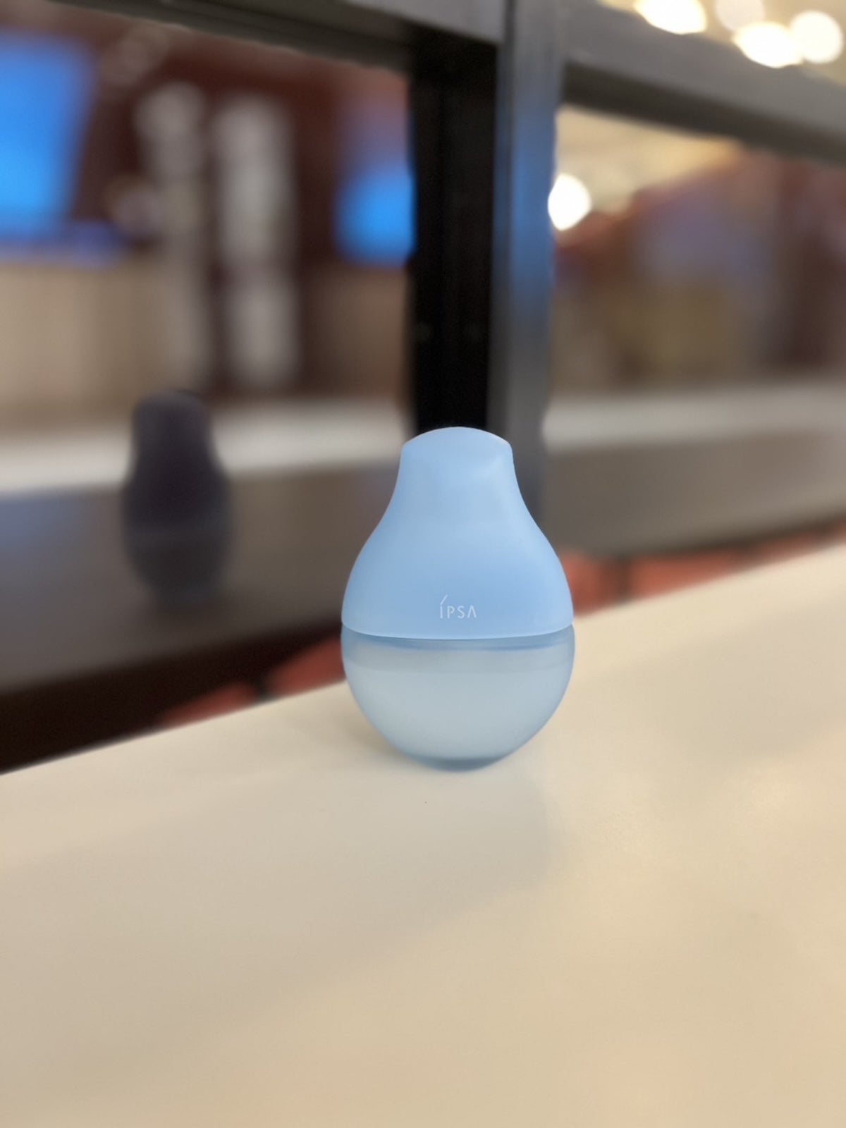 イプサの「セラム アクティブ」　ボトルデザイン