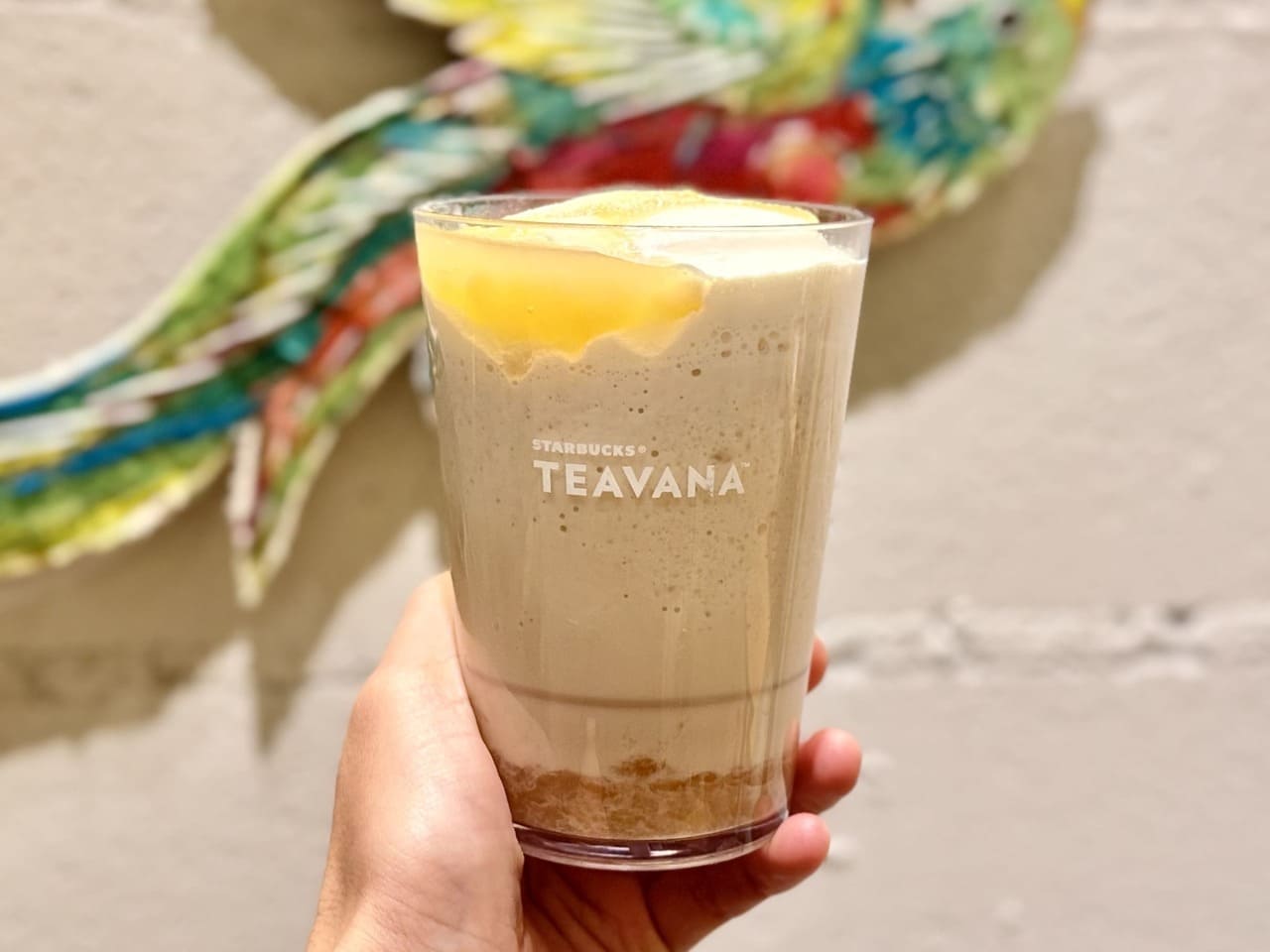 スタバ店舗限定メニュー「ホワイト ピーチ & ジョイフルメドレー ティー フラペチーノ」手持ち