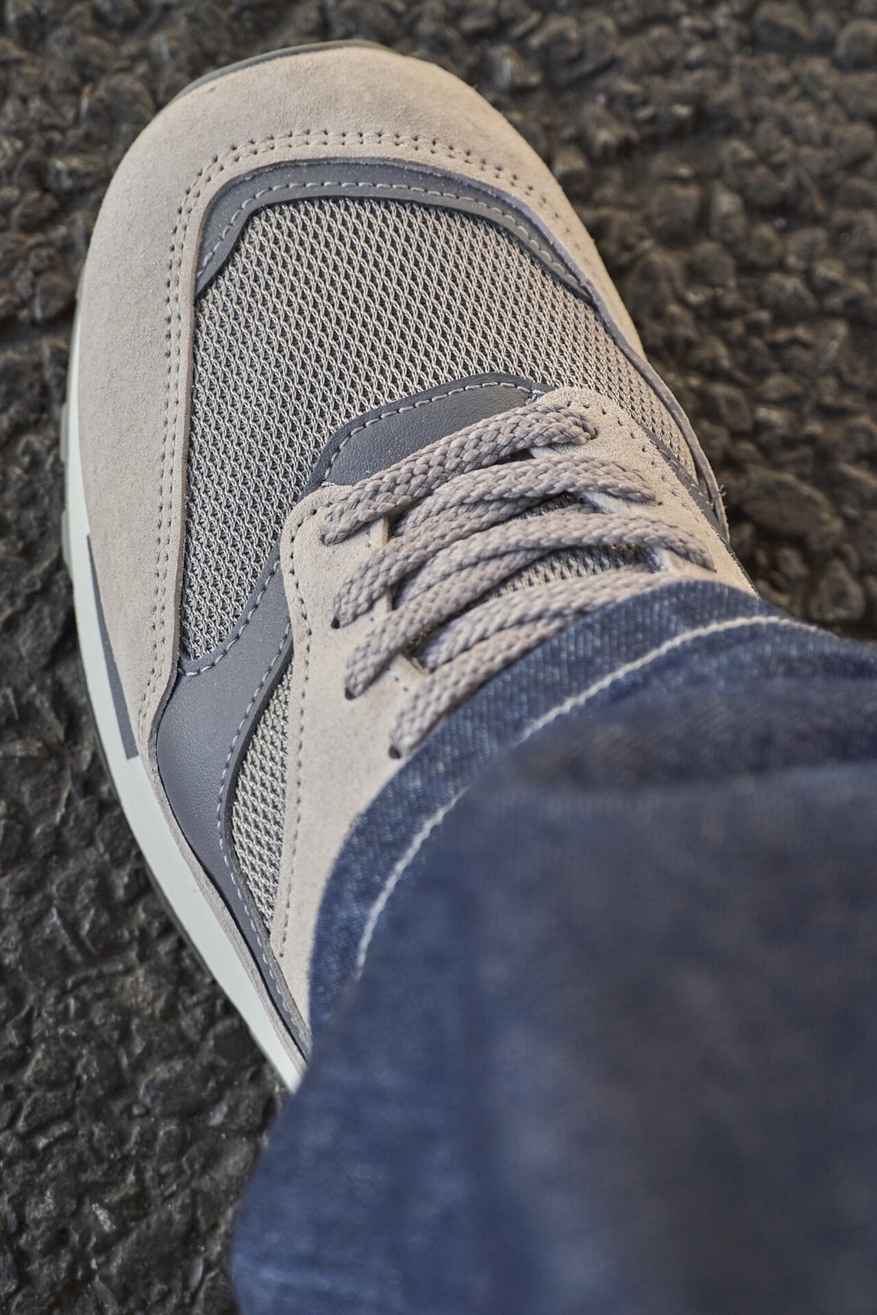 1LDK吉池さん　ニューバランス1500 トゥ