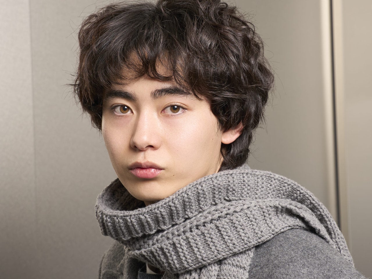 [豊田 裕大] 「アディダス」のサンバが好きすぎて鬼リピ中。父にもらった「ディーゼル」のマフラーは雪の中でも平気なくらいに暖かい！【メンズノンノモデルの私服スナップ】