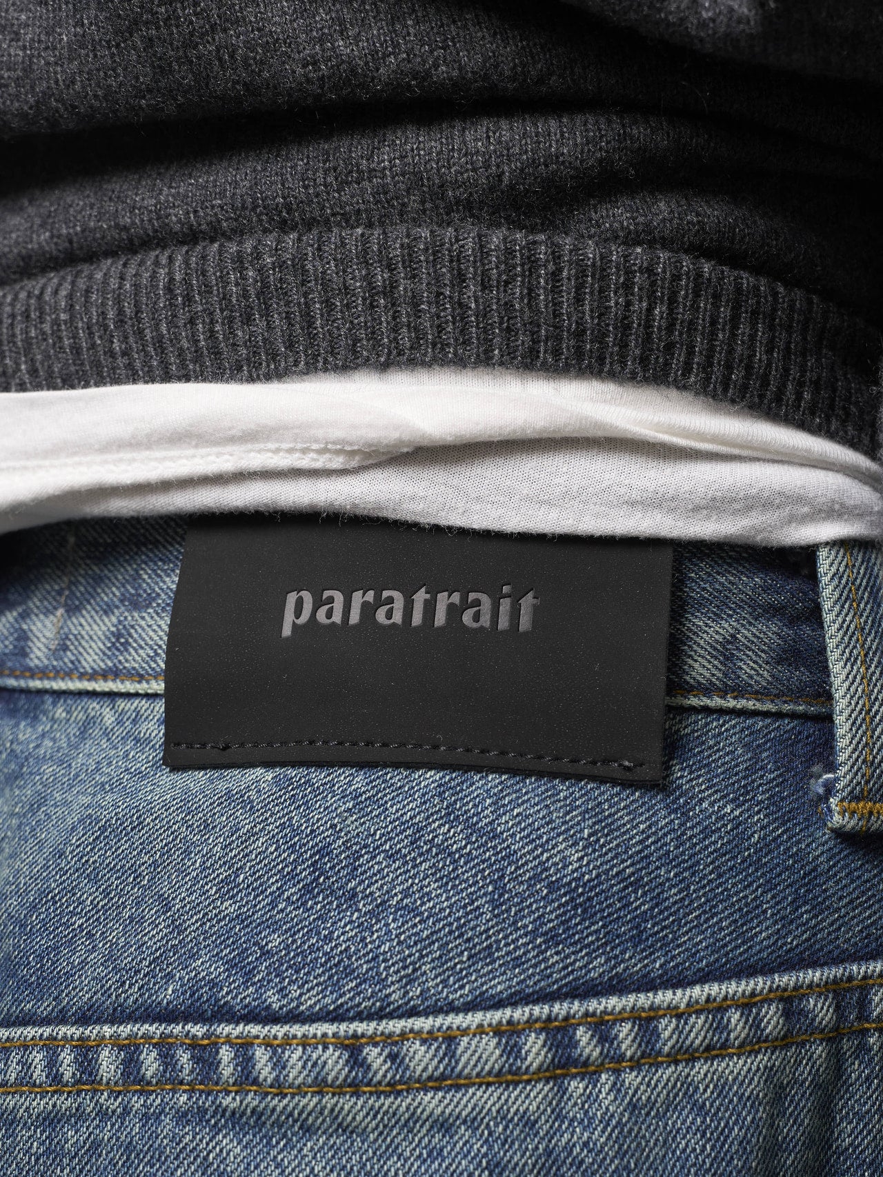 パラトレイトのジーンズのパッチ