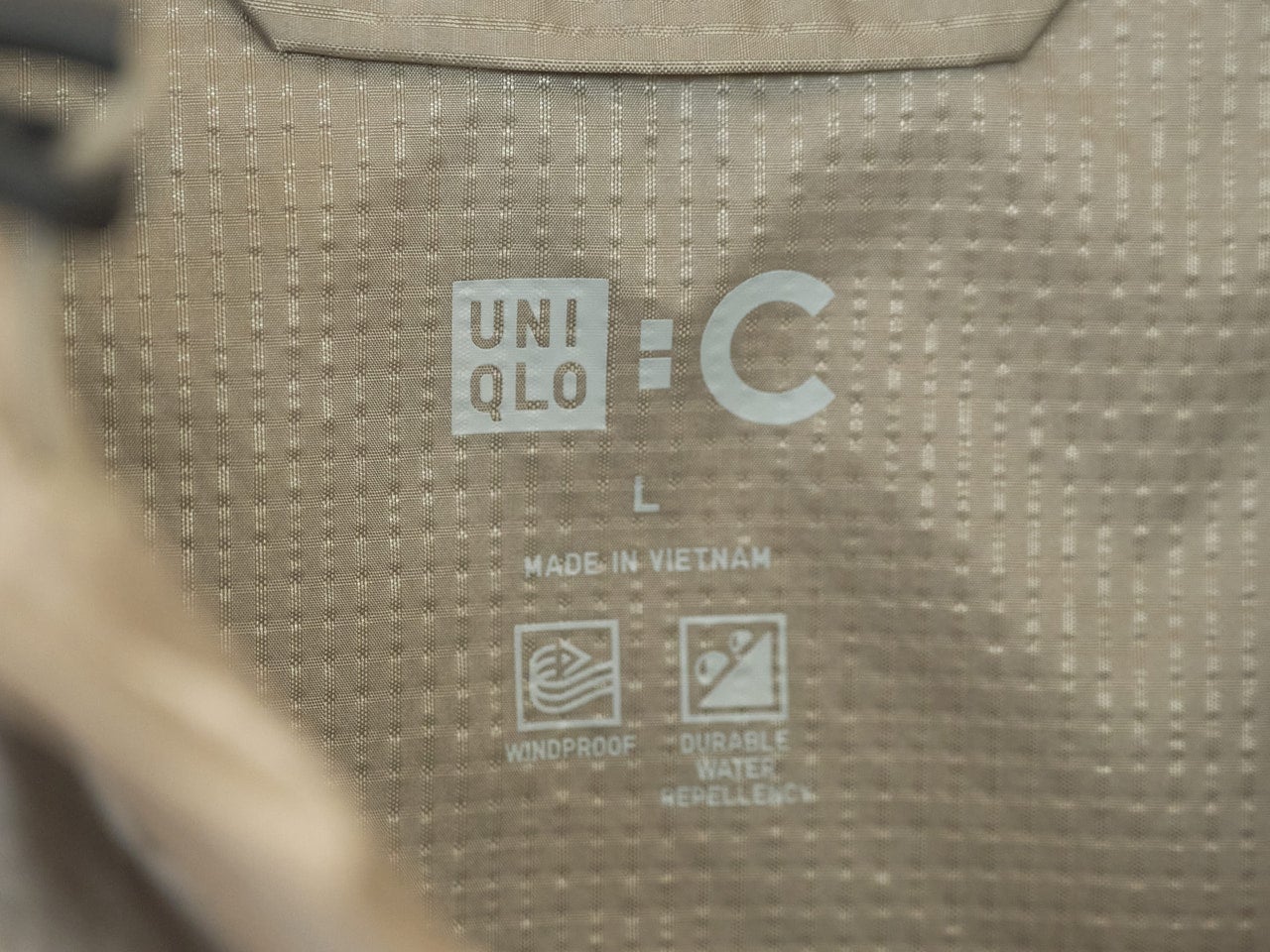 「ユニクロ：シー」2026年春夏新作を最速試着！ いま買っておけば春まで使えるアウター３選を、服好きモデルが試着＆本音レビュー！[UNIQLO : C]