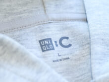 「ユニクロ：シー」2026年春夏新作で狙い目のトップスは？ 定番人気から通年使える最強アイテムまで、トップス４選を服好きモデルが試着＆本音レビュー！[UNIQLO : C]