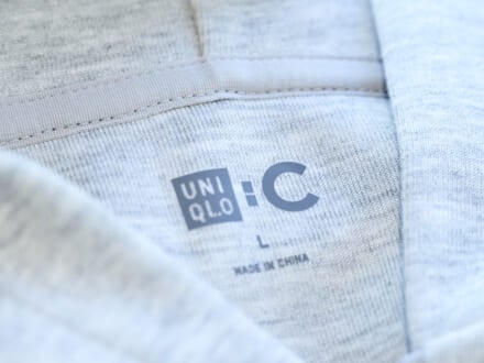 「ユニクロ：シー」2026年春夏新作で狙い目のトップスは？ 定番人気から通年使える最強アイテムまで、トップス４選を服好きモデルが試着＆本音レビュー！[UNIQLO : C]