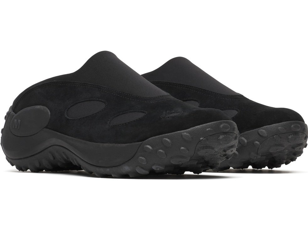 「メレル」の名作「ジャングルモック」が生まれ変わった！ 90年代のブランドアイコンが現代的にアップデート。