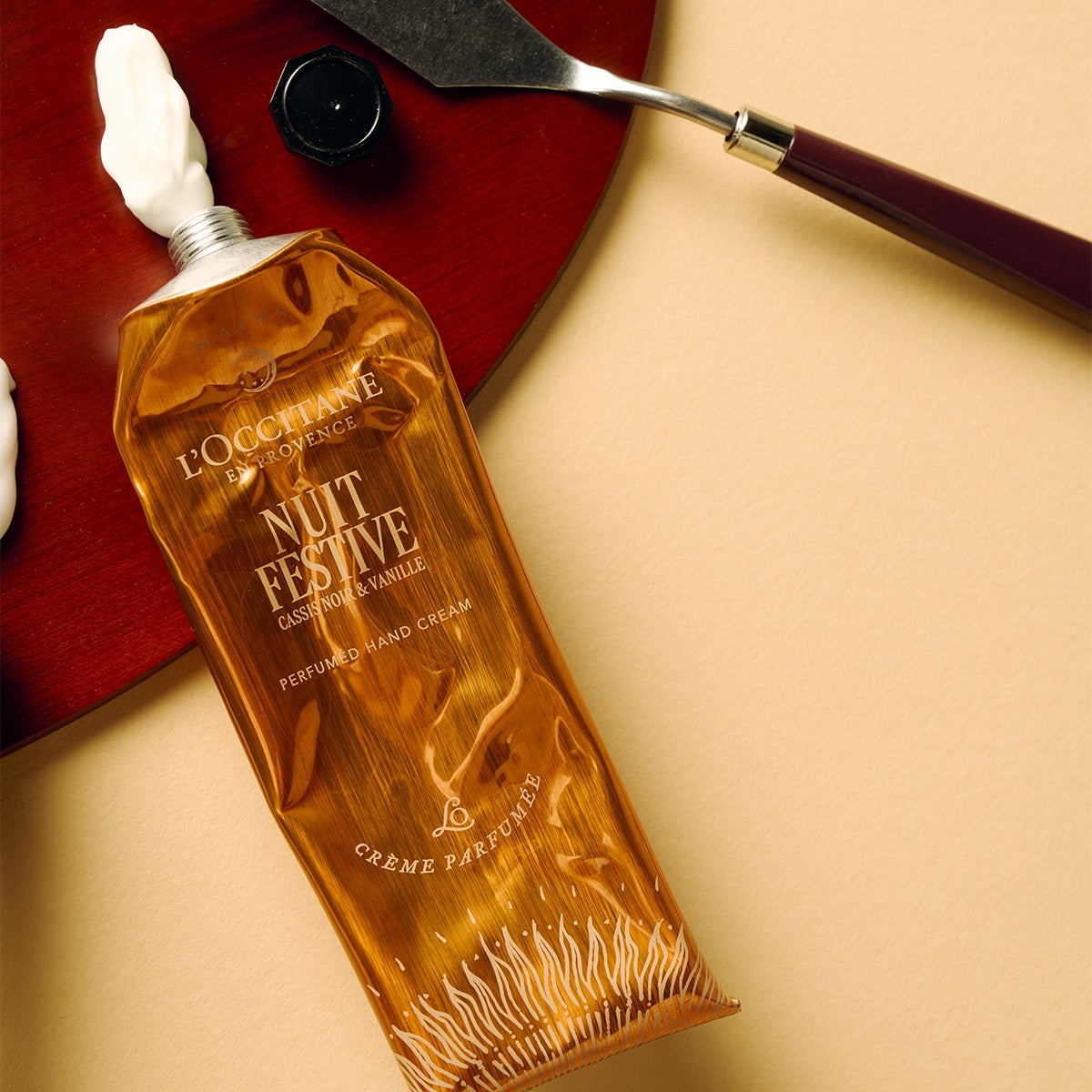 L'OCCITANEのニュイ フェスティブ パフュームド ハンドクリーム