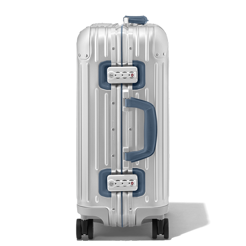 リモワのスーツケース「オリジナルツイスト」のパウダーブルーモデルの側面