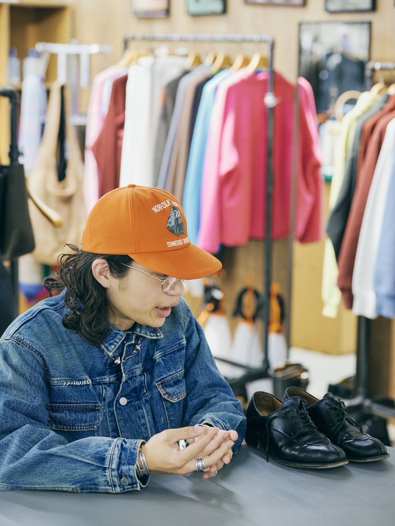 オシャレな人が買ってよかった〈Le Yucca's〉の革靴と大泉さん