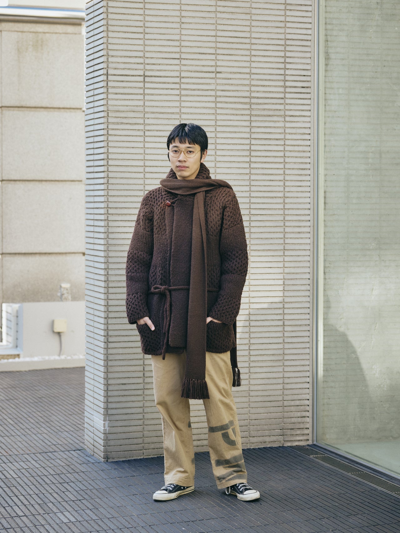 〈FANNI LEMMERMAYER × L'ECHOPPE〉のマフラーの着こなし