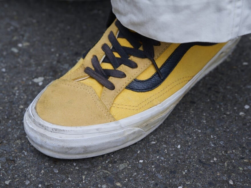 ［Gallery］「Vans（ヴァンズ）」の色モノは好相性の古着と。ポロ ラルフ ローレン、チャンピオンetc.冬のスケータースタイル【人気ショップ＆ブランドスタッフの冬の毎日更新スニーカースナップ／DAY2】