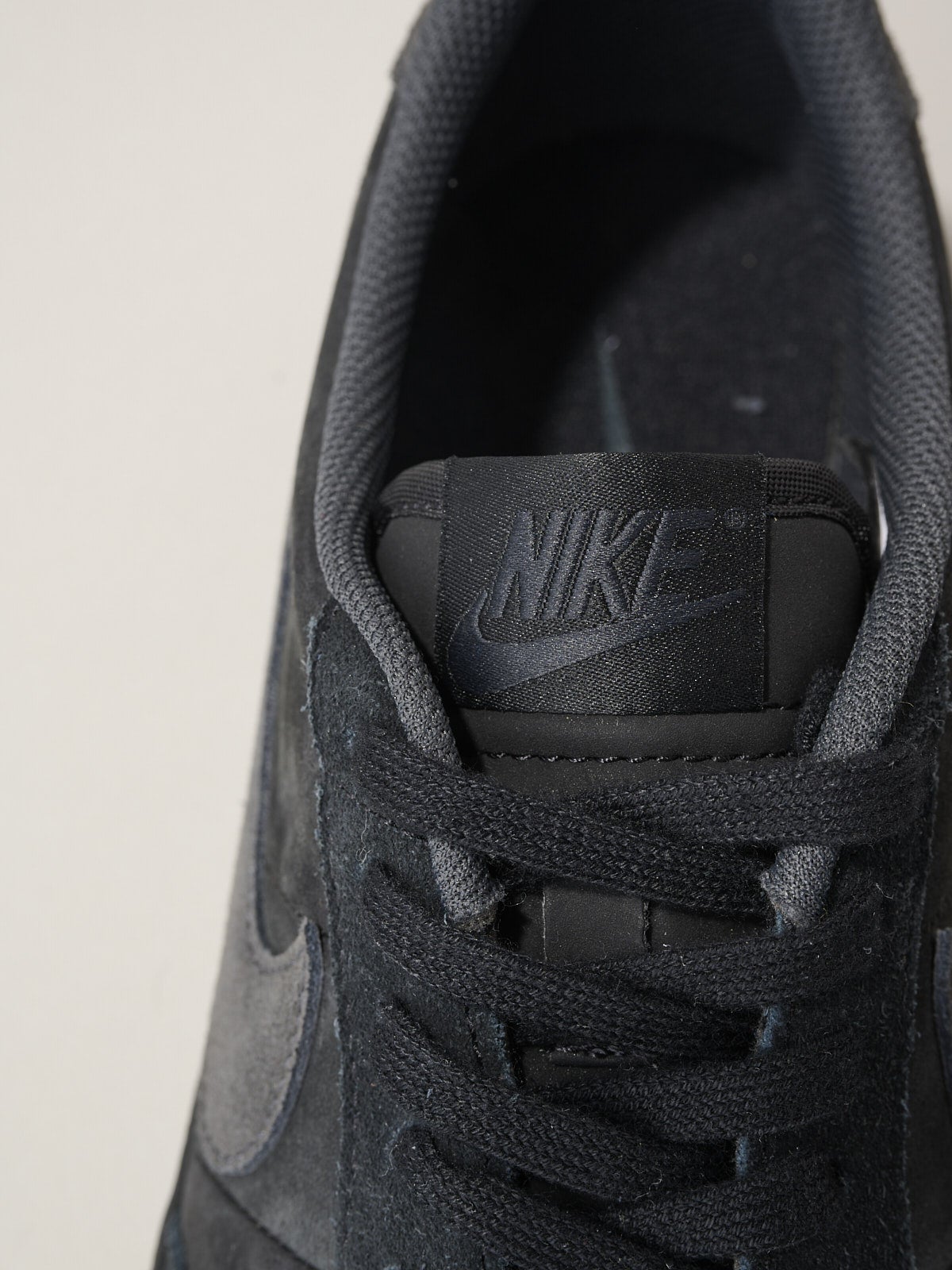 NIKE「SPORTSWEAR KILLSHOT 2 PRM NB」のシュータン