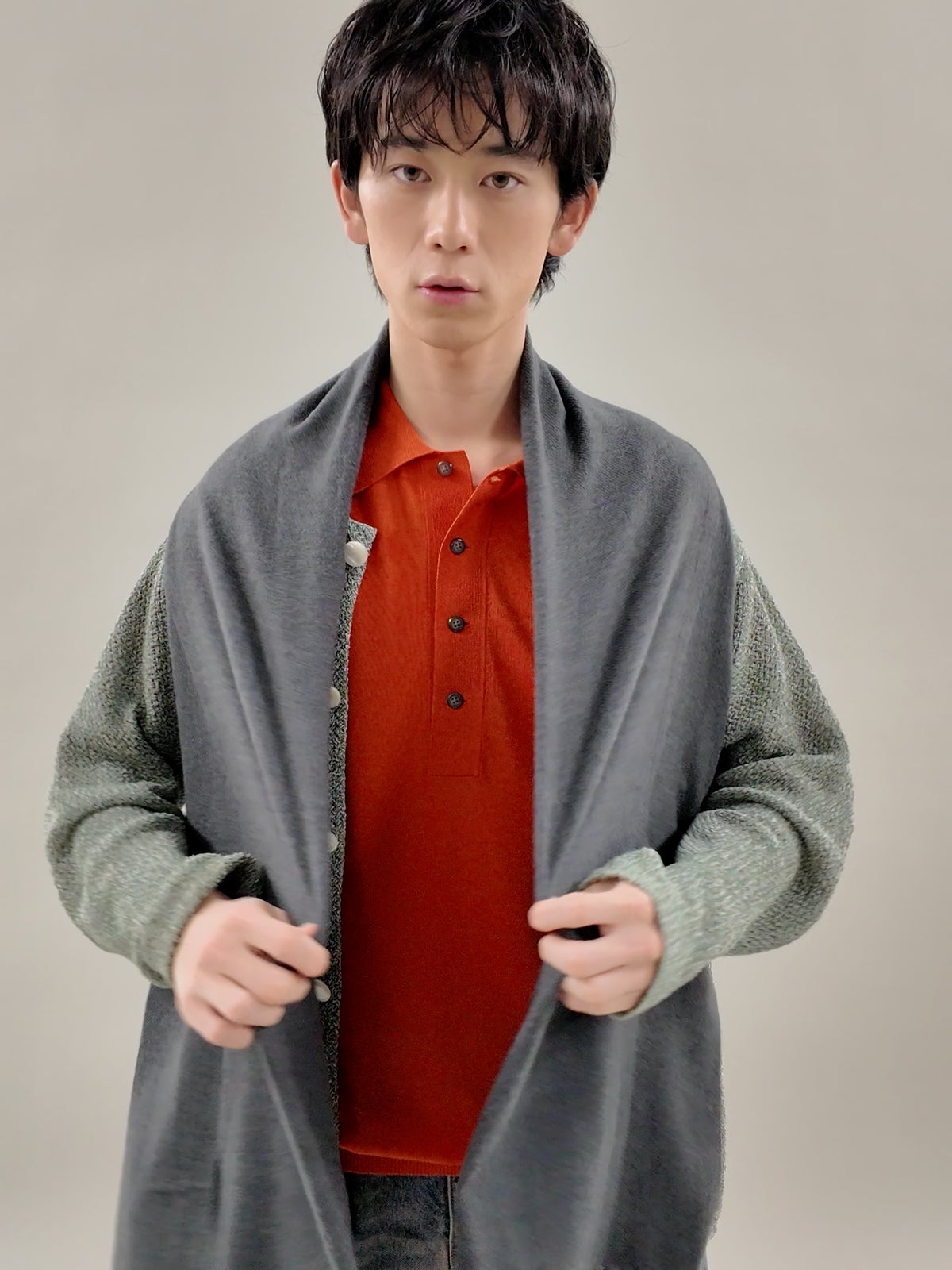 マフラーの巻き方／バラクラバ巻き、肩にかける