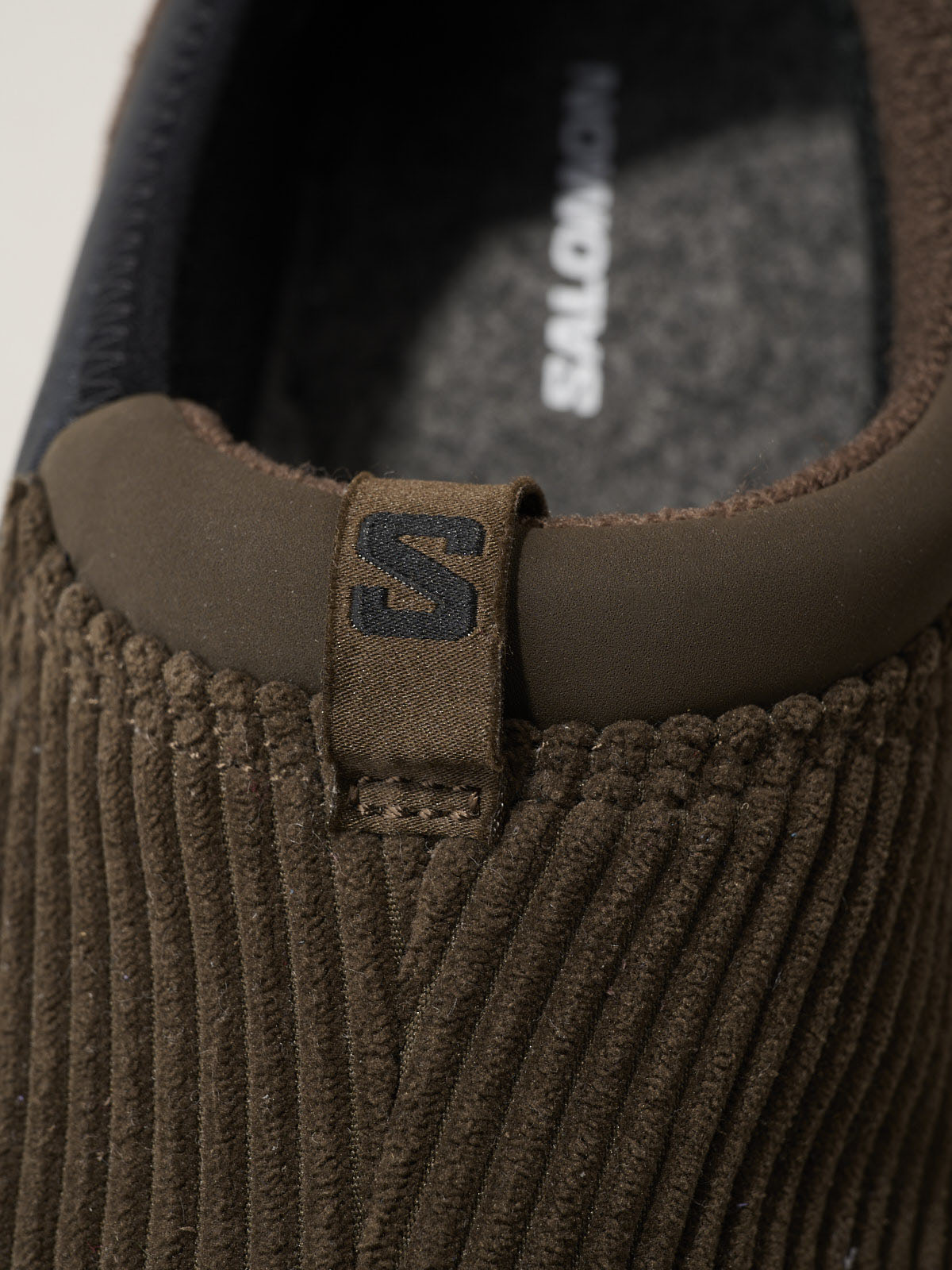 Salomon「SNOWCLOG CORDUROY」2