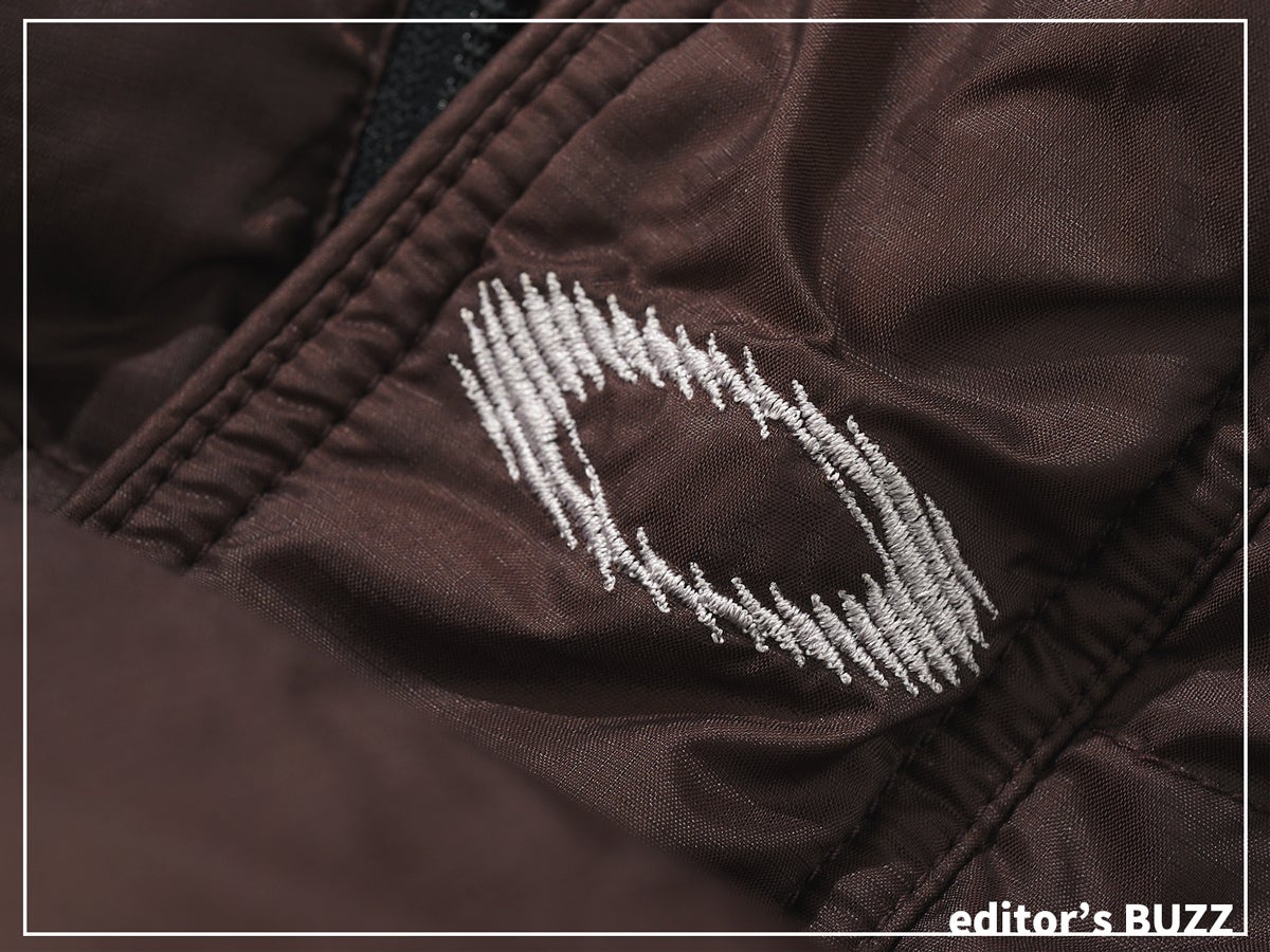 持っているダウンはこの1着だけ。2000年代「オークリー」のエッジの効いた“ギザロゴ”に毎年魅了されて浮気できない！[編集者の愛用私物 #271]