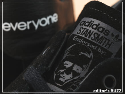 これで５足目の最愛スニーカー「スタンスミス」。コラボな“黒スニ”はスペシャルすぎるのにさりげないのがちょうどいい！[編集者の愛用私物 #296]