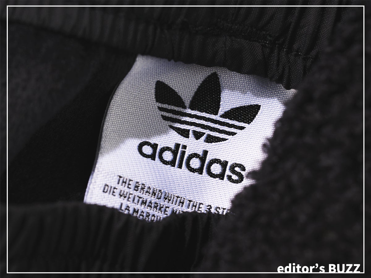 許されるなら毎日はきたい。「アディダス」の黒ボアパンツは防寒性も動きやすさもピカイチ！[編集者の愛用私物 ＃300]