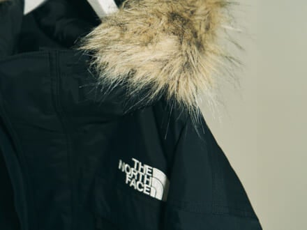 寒すぎる冬には「アウトドアブランド」の最強黒アウターを。街にもちょうどいい大人ブラック５選を服のプロが激推し！