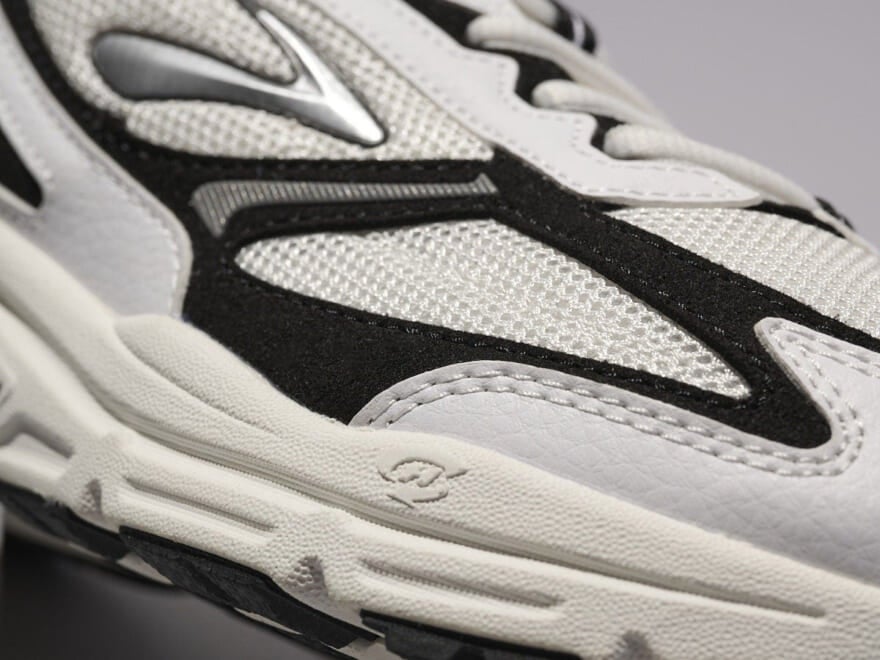 「それ、どこの？」って聞かれるはず。流行りに敏感な人が目をつけている差がつく「白スニーカー」６選！