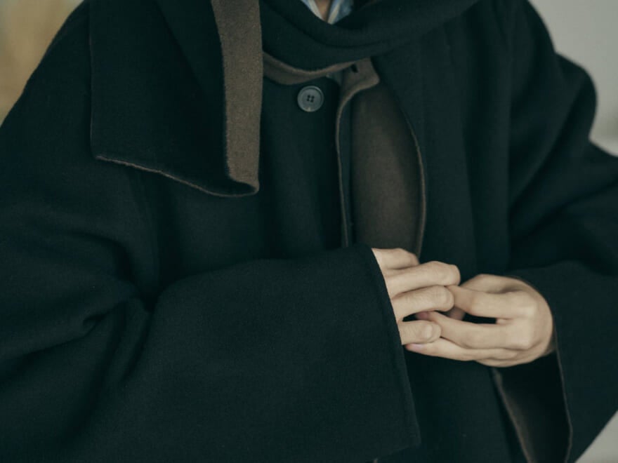愛用ユニクロ：シー…冬の街にちょうどいい「大人コート」の正解着こなし８選！服好きたちの買ってよかった名品とは？