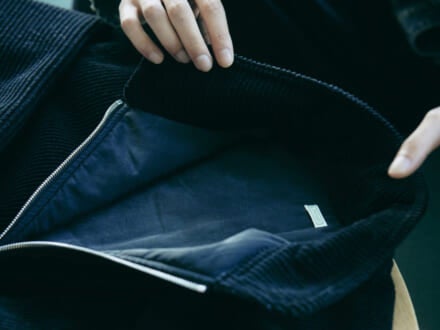 人生のベストバイ「黒アウター」４選！ コモリ、アプレッセからニットやシェルジャケットまで一生の相棒が集結。