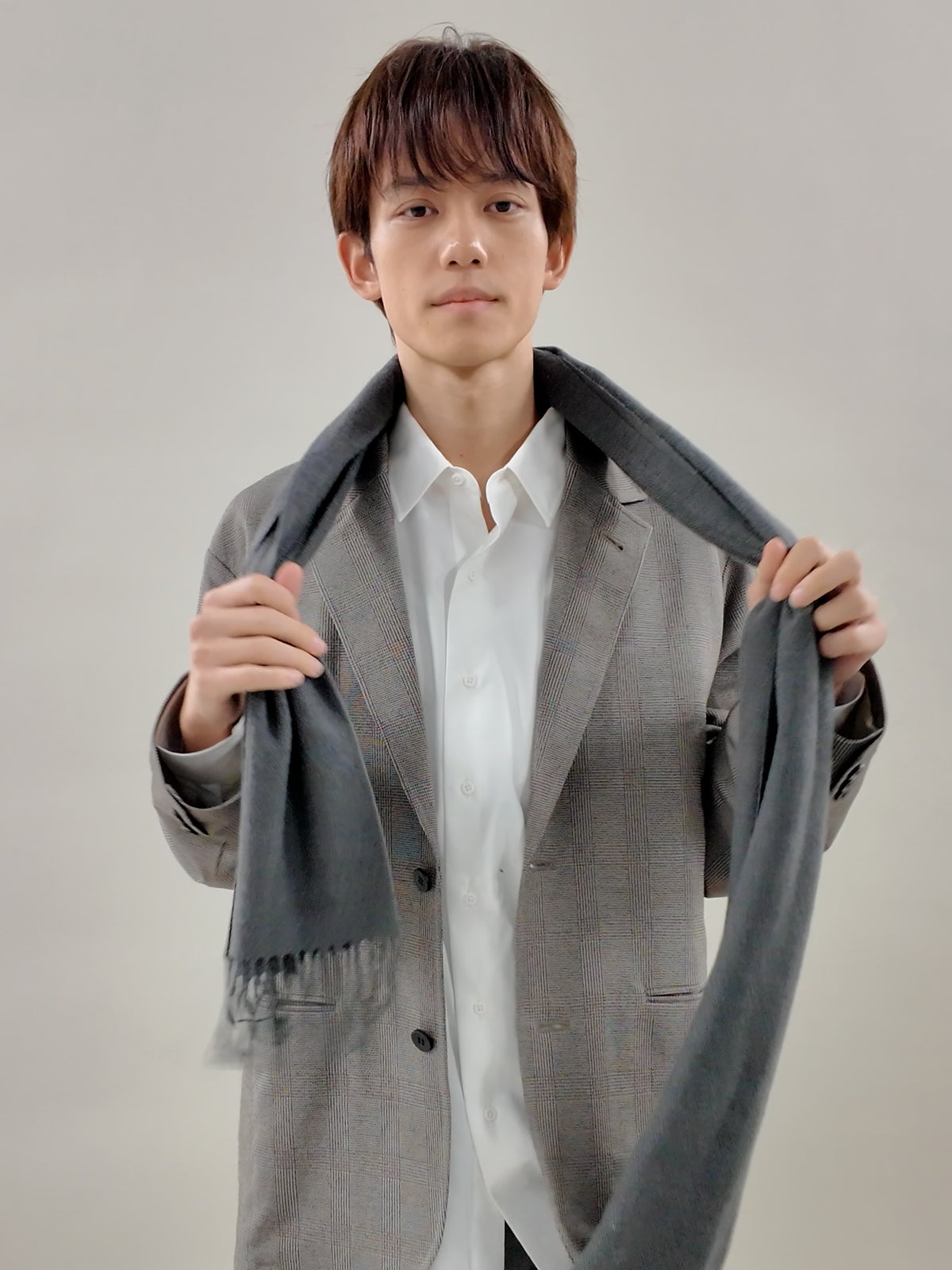 マフラーの正しい巻き方／ミラノ巻き（ピッティ巻き）編