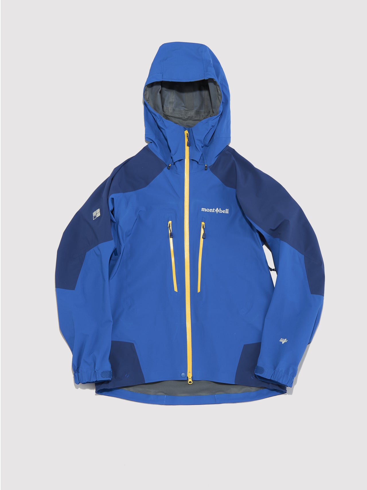 モンベルの新作シェルジャケットのストリームパーカ