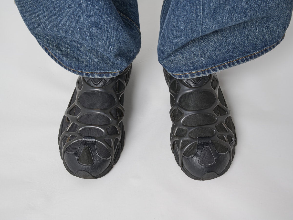 ナイキの黒いエアクキニのアッパー