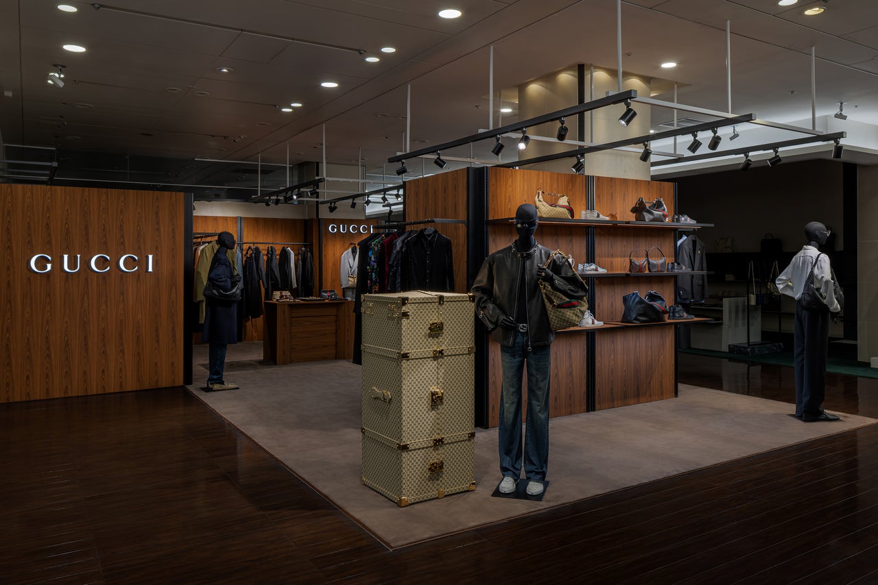 グッチ、デムナ　外観２