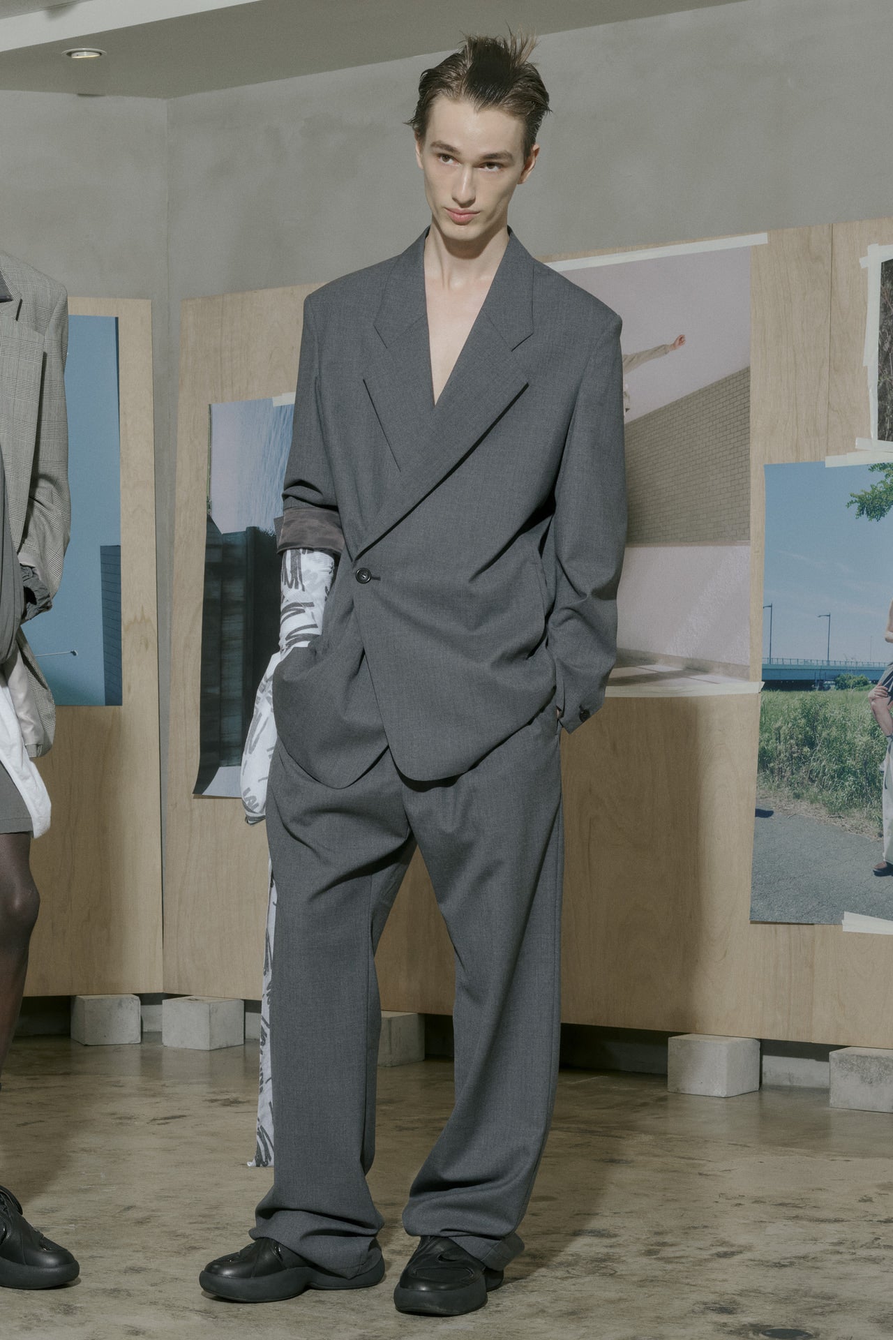 メンズファッションブランドATTACHMENTの2026年春夏のルック２