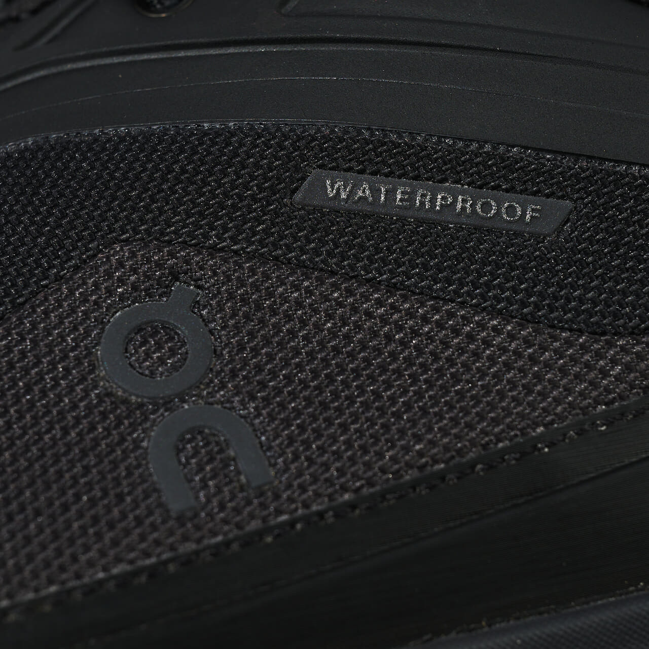 エディターが買ってよかった「On(オン）」の愛用黒スニーカー ／Cloud 6 Geo Waterproofの防水素材