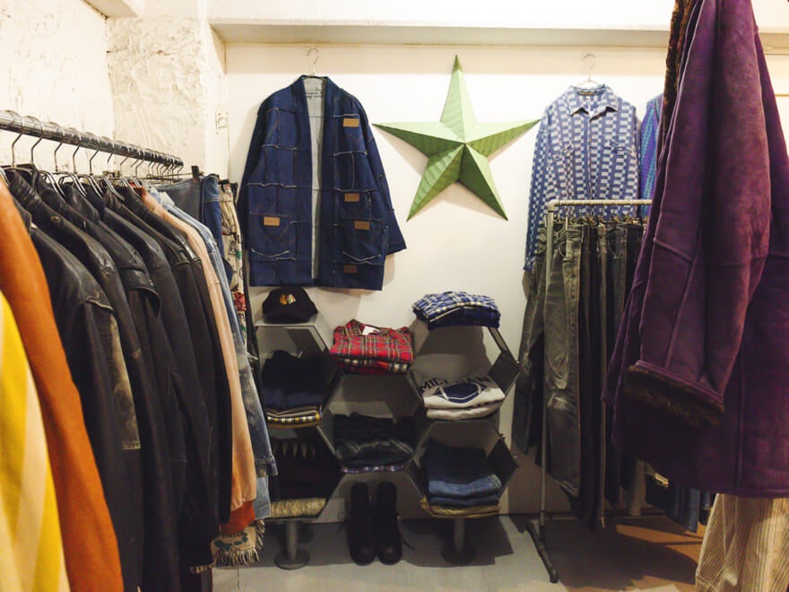 プロの推す古着屋　ペルアア　内観