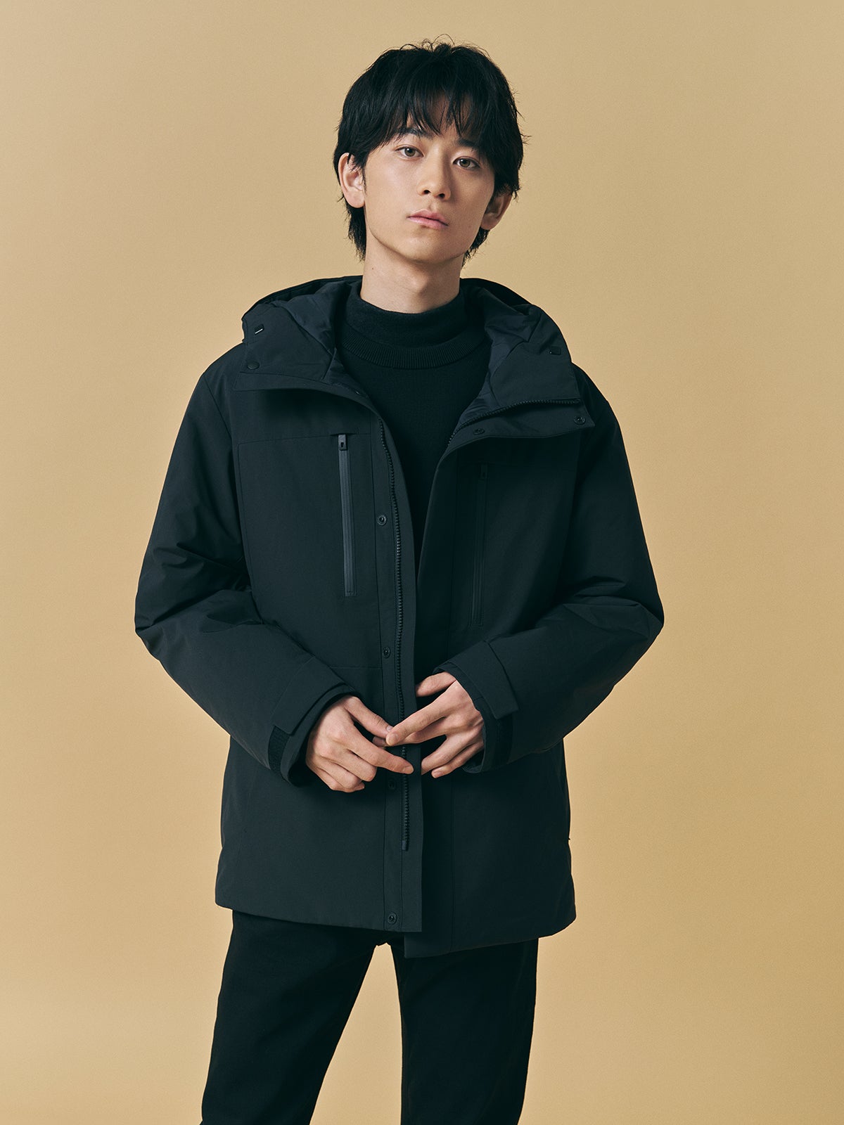 「ユニクロ」ダウンの高見えコーデ②の上半身