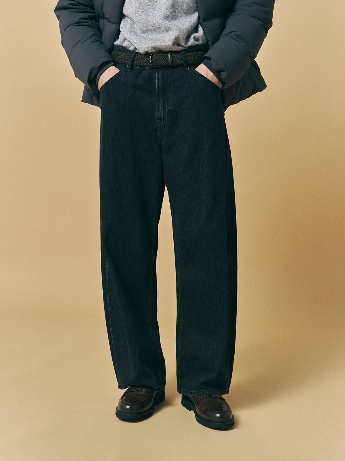 「ユニクロ」ダウンの高見えコーデ③パンツ