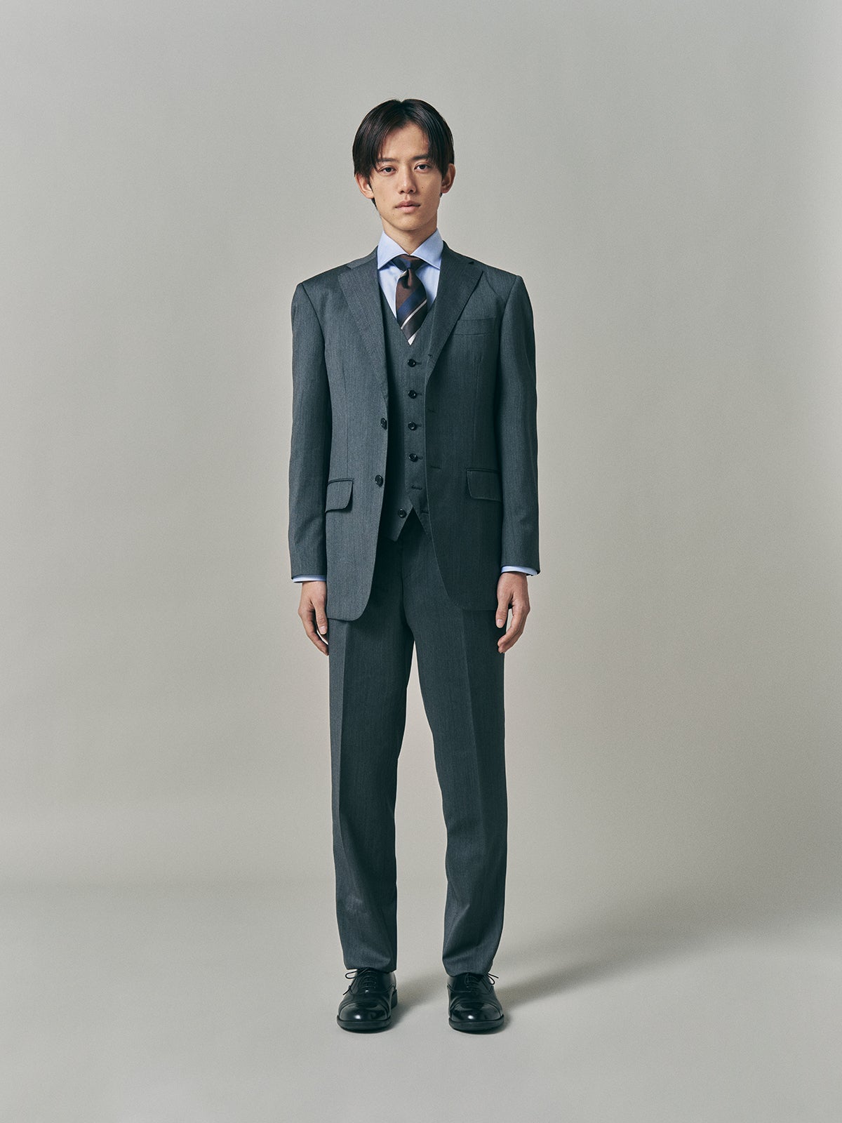 麻布テーラーのグレースーツの正解着こなし