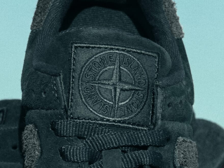 「ストーンアイランド」と 「ニューバランス」がコラボ!最強の大人スニーカー「574 GHOST」が誕生!