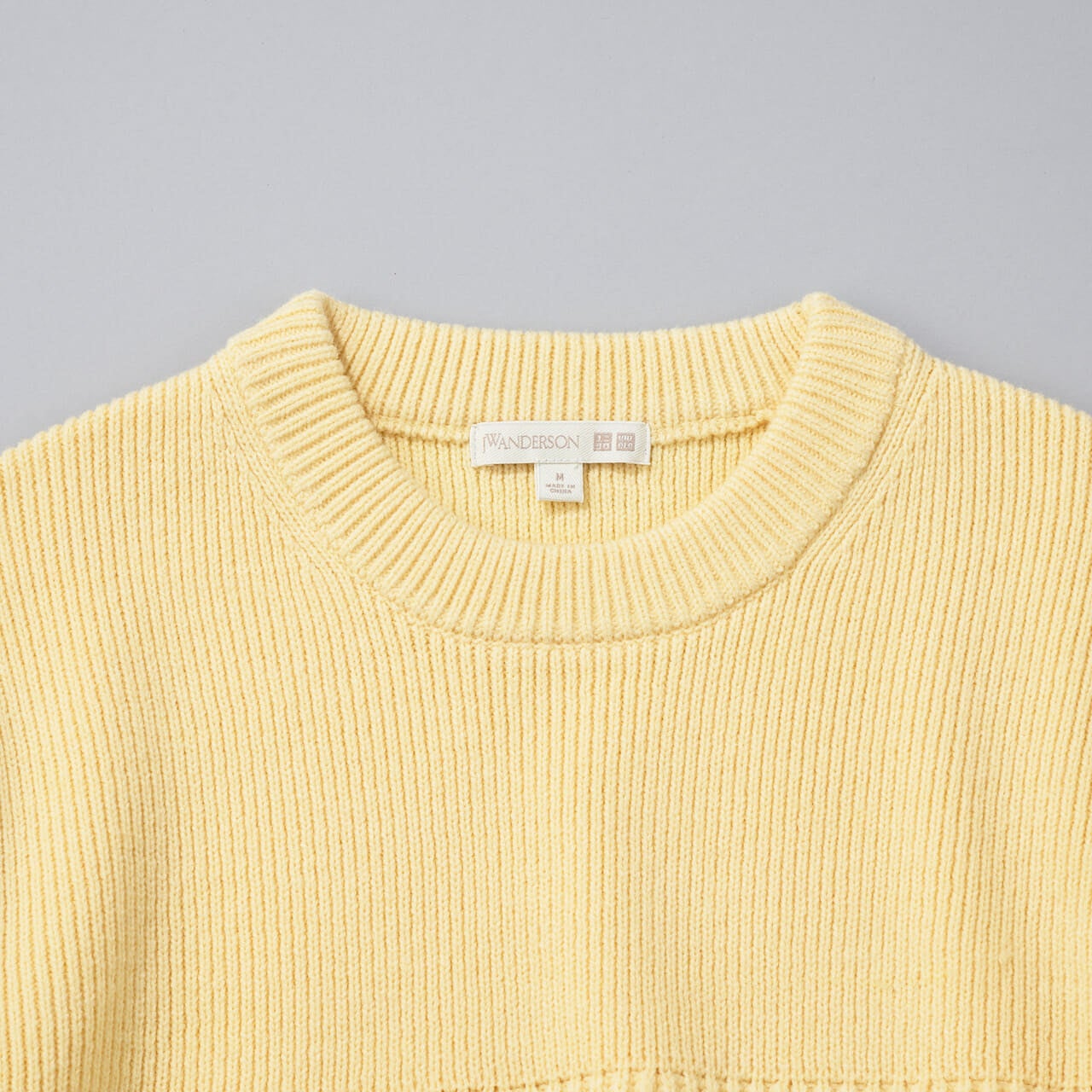 エディターが買ってよかったUNIQLO and JW ANDERSONの 愛用ニット・リブクルーネックセーター/長袖のネック