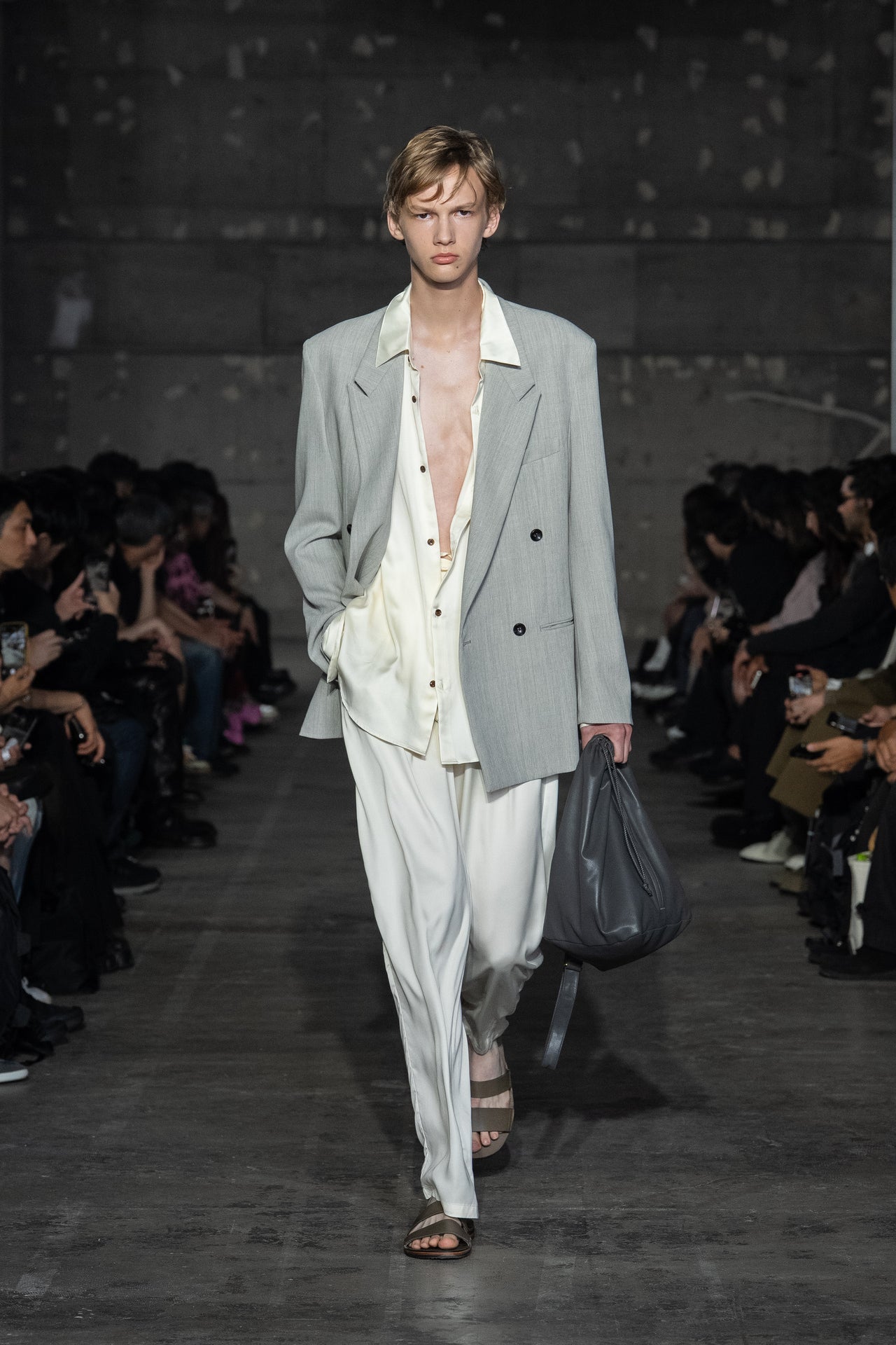 メンズファッションブランドATTACHMENTの2026年春夏のルック５