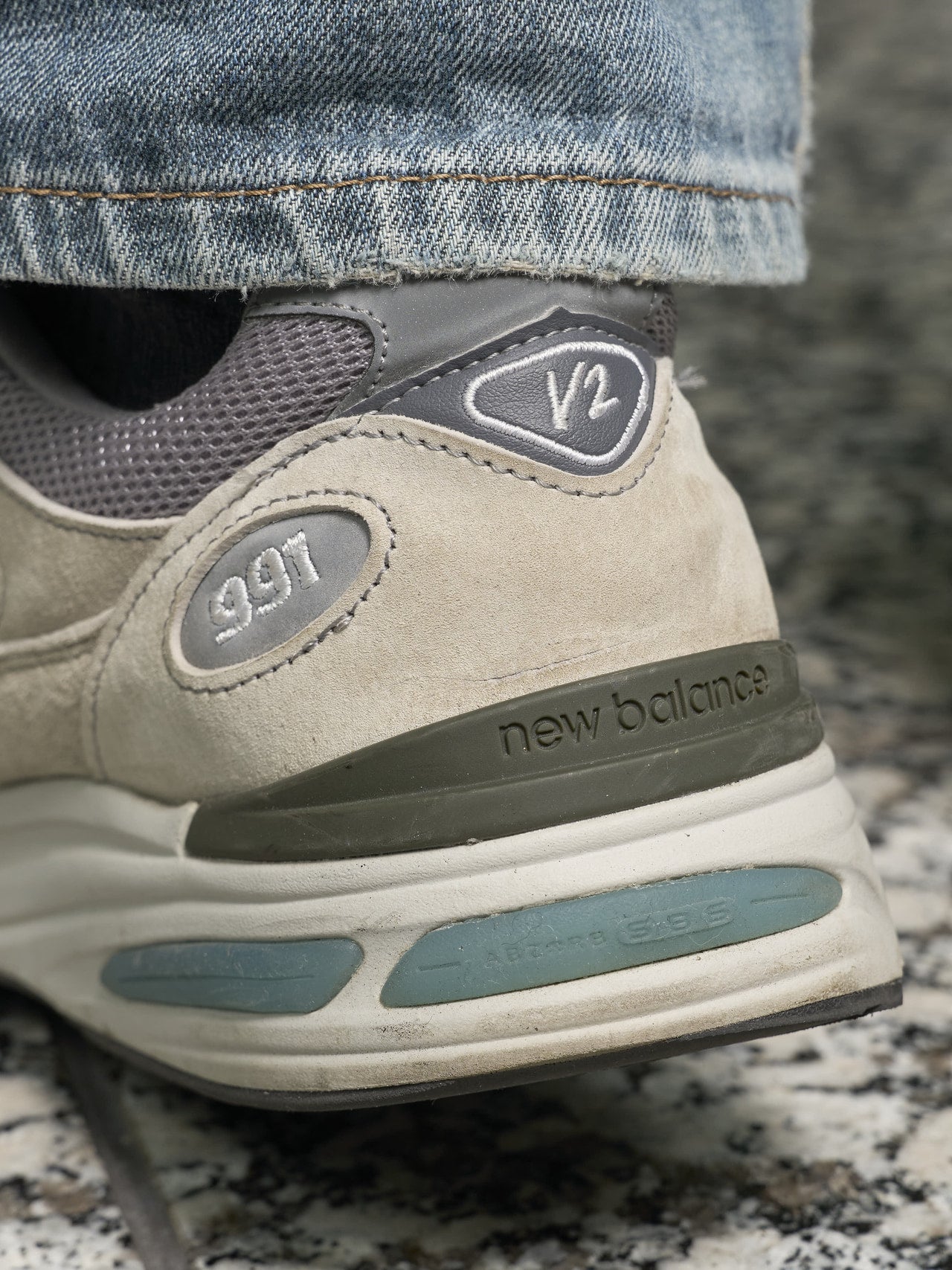 ニューバランスのスニーカーのヒール