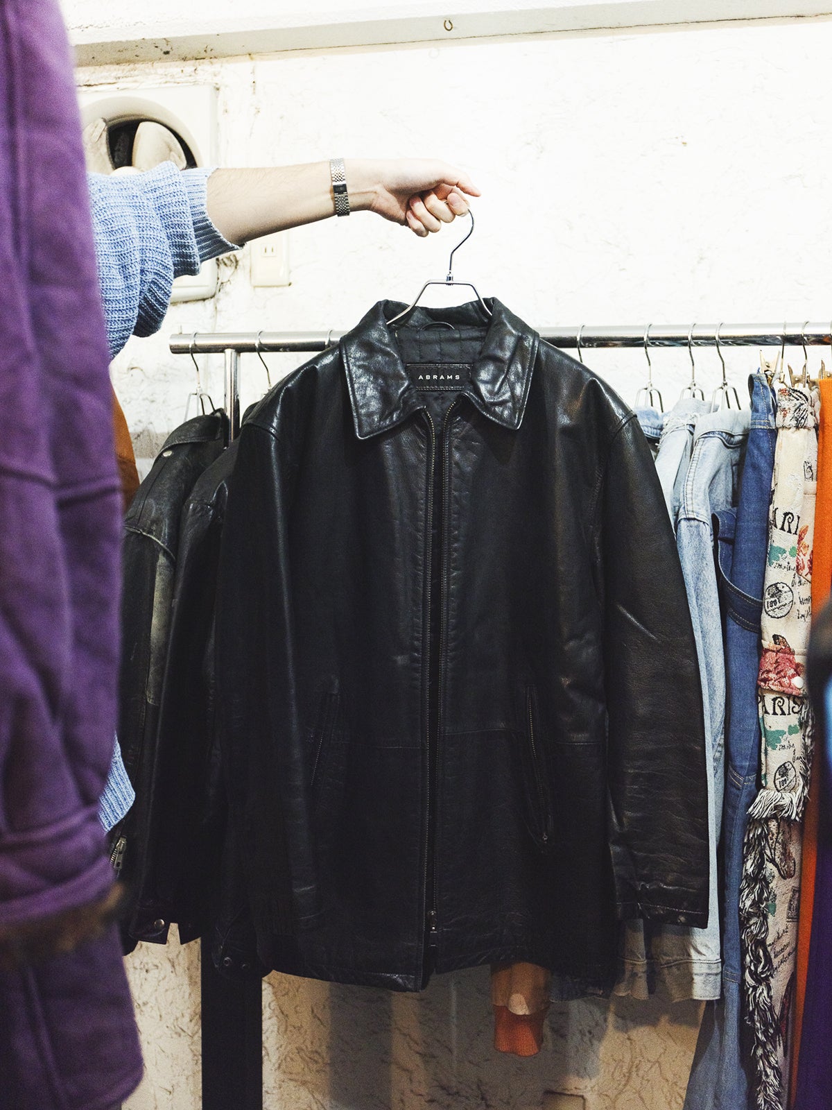 黒いレザージャケット