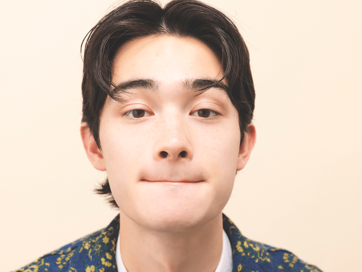 STEP③ 上下の唇を軽くプレスして、内側の色をぼかすのイメージ画像