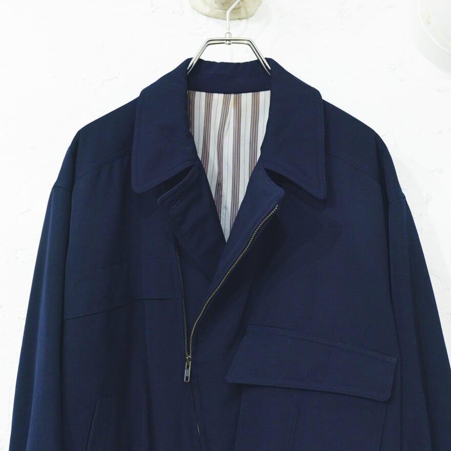 80&rsquo;s～90&rsquo;sスーツ地のライダースジャケットの襟元