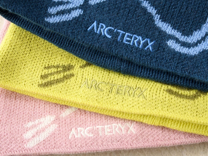 「アークテリクス」のニットキャップは寒い日の着こなしに欠かせない。ARC’TERYXのニットキャップ／【暖品小物2026】