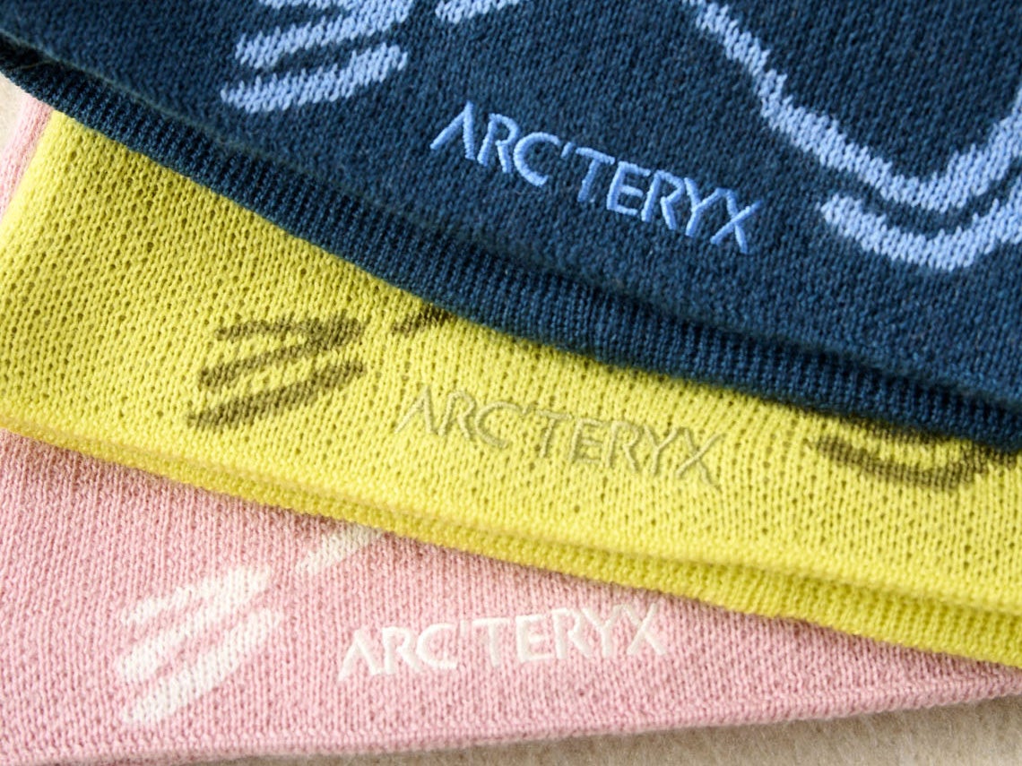 「アークテリクス」のニットキャップは寒い日の着こなしに欠かせない。ARC’TERYXのニットキャップ／【暖品小物2026】