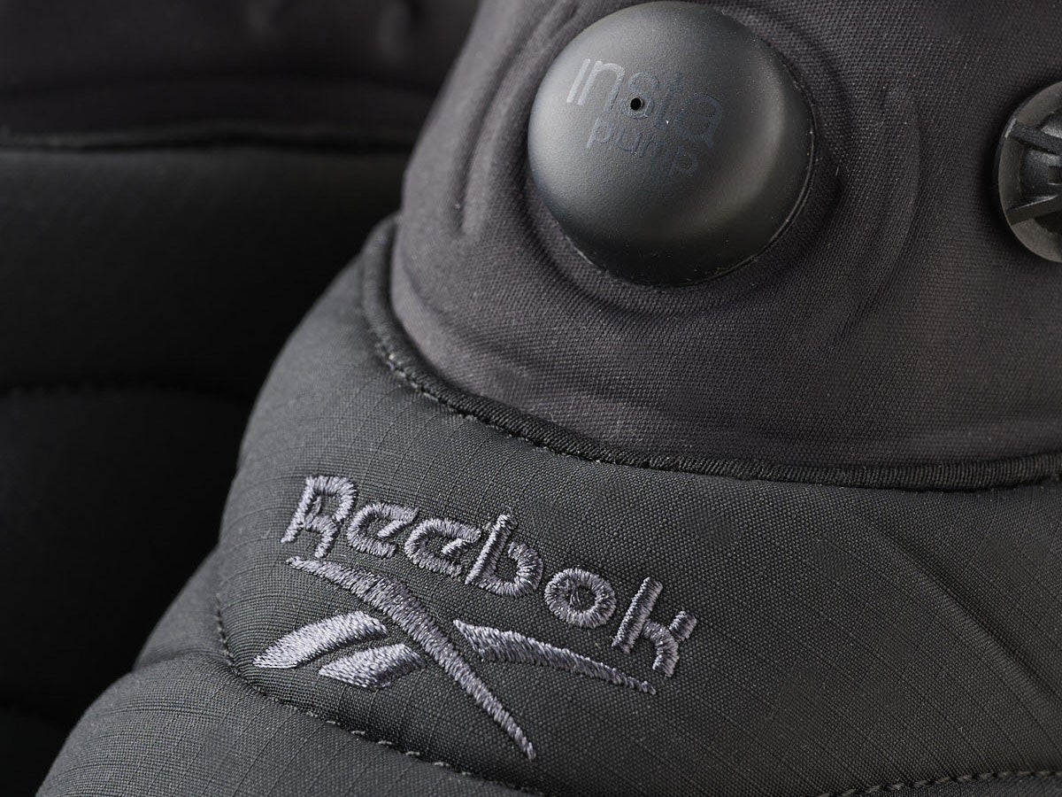 「リーボック」定番人気のミュール型はオールブラックで。Reebokのインスタ ポンプフューリー ミュール／【暖品小物2026】