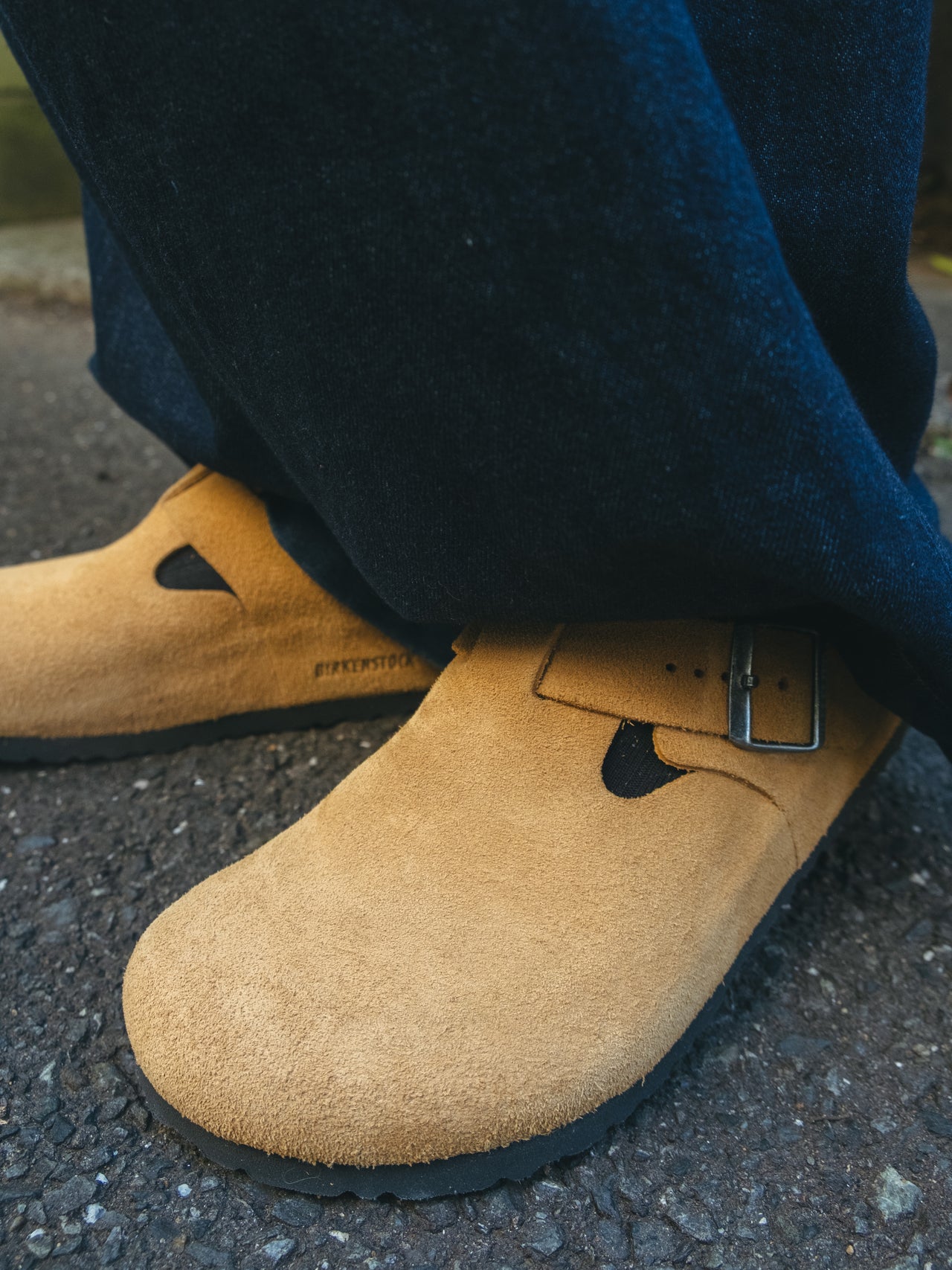 ビルケンシュトックのシューズ「ロンドン」とデニムのコーディネート メンズノンノモデル樋之津琳太郎1