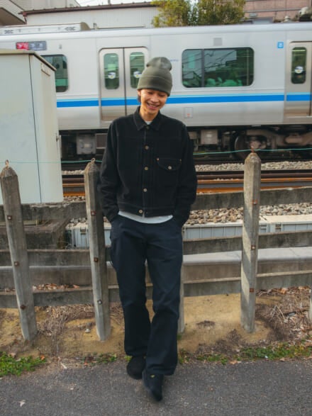 [中田 圭祐] 裸足で履かない「ビルケンシュトック」。いつもの黒コーデをちょっぴり大人に【BIRKENSTOCK×メンズノンノモデルの私服スナップ】