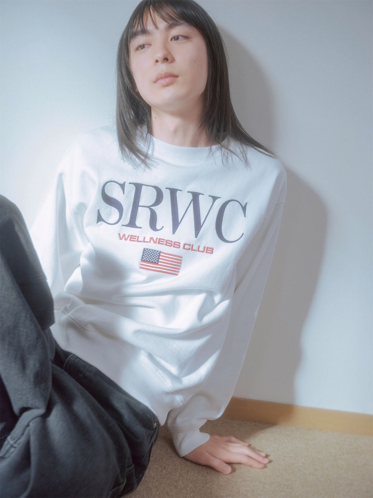 ビッグロゴスウェットの着こなし