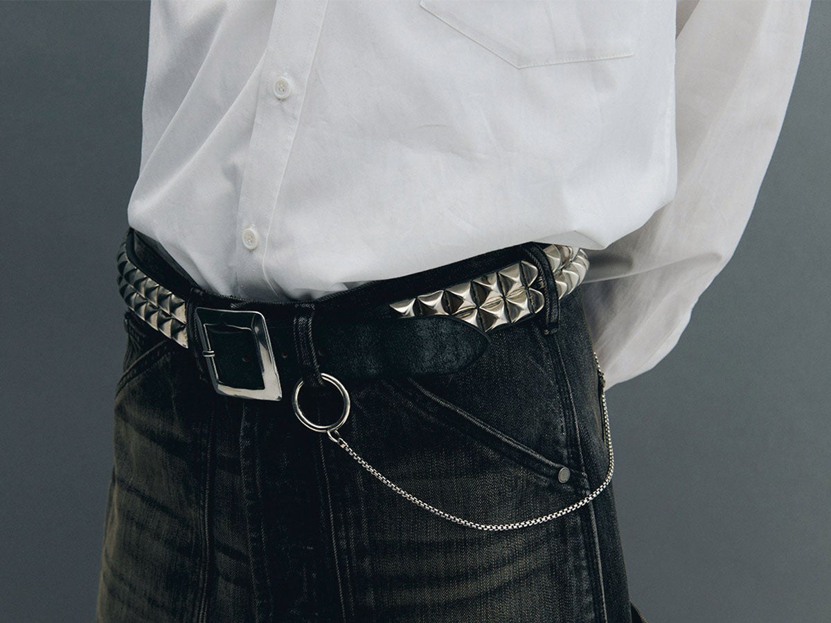 インパクト抜群のスタッズベルト&times;細身のチェーン