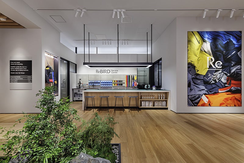 アークテリクス池袋東武ブランドストアのReBIRD™サービスセンターの内観