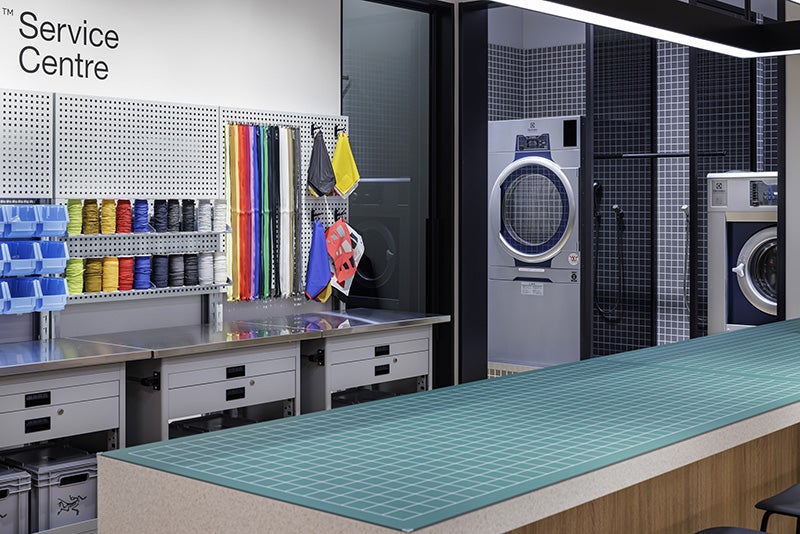 アークテリクス池袋東武ブランドストアのオープンカウンター